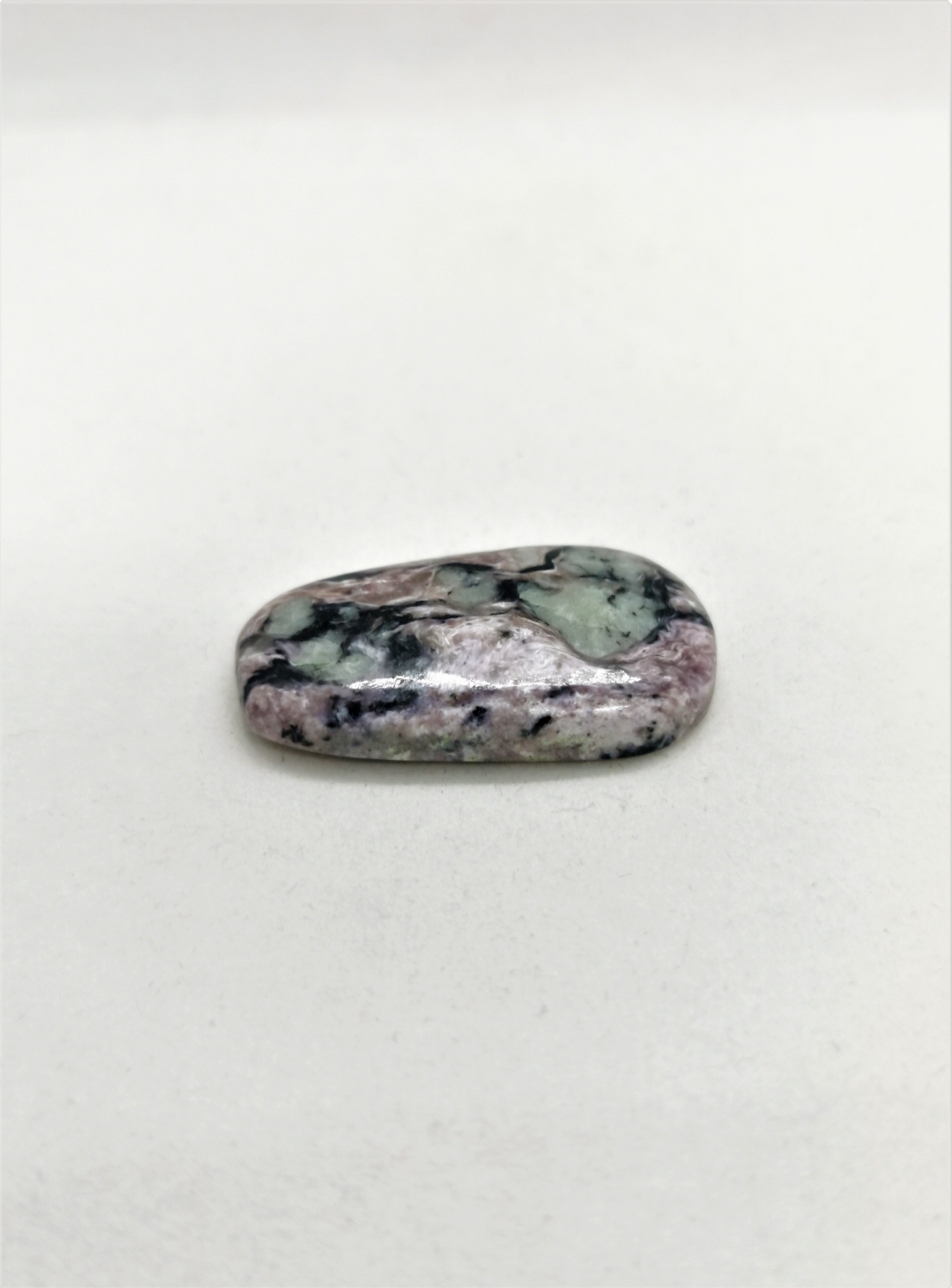 Cabochon Charoit