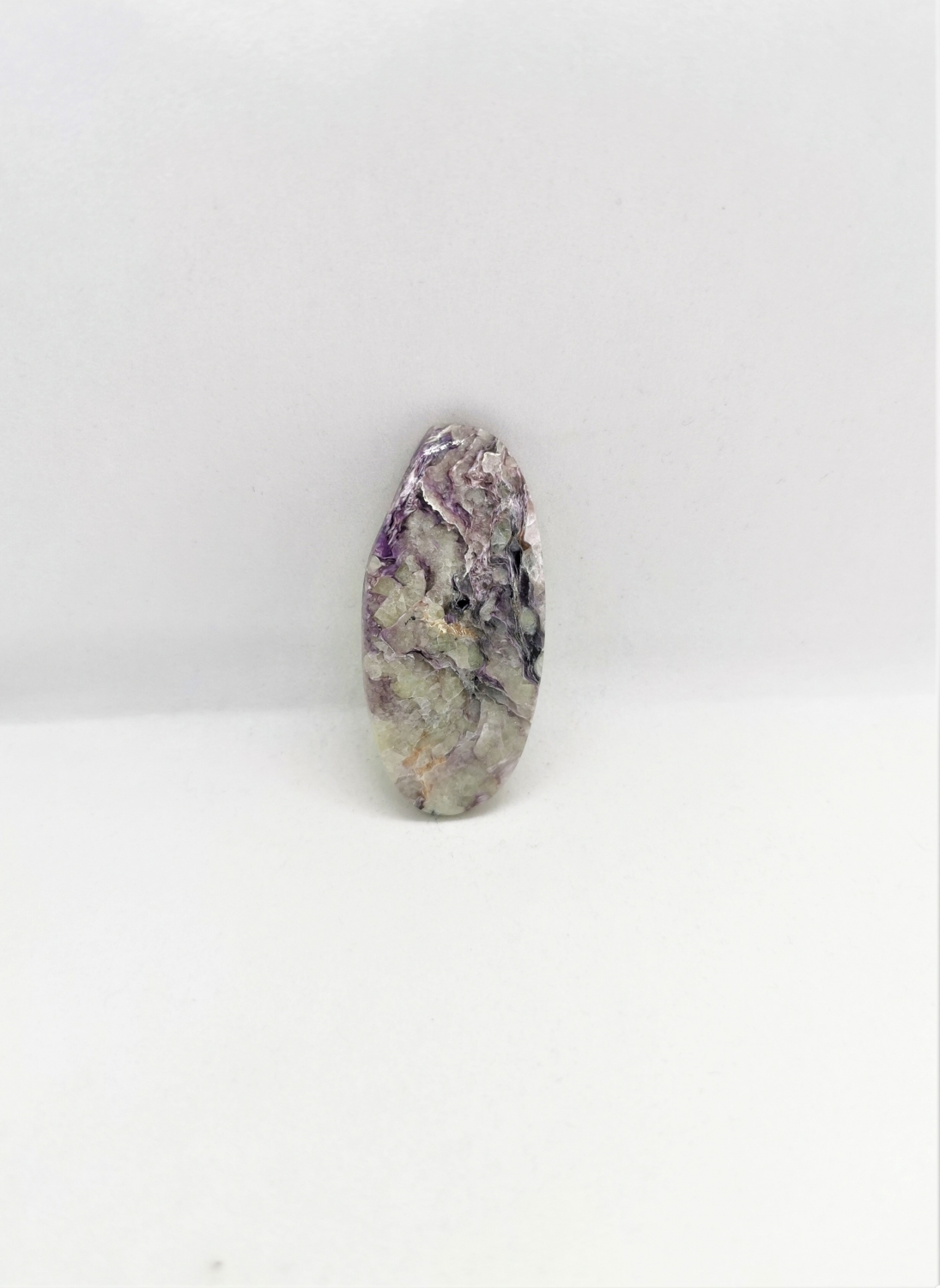 Cabochon Charoit