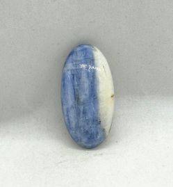 Cabochon Kyanit