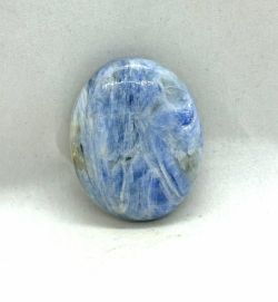 Cabochon Kyanit